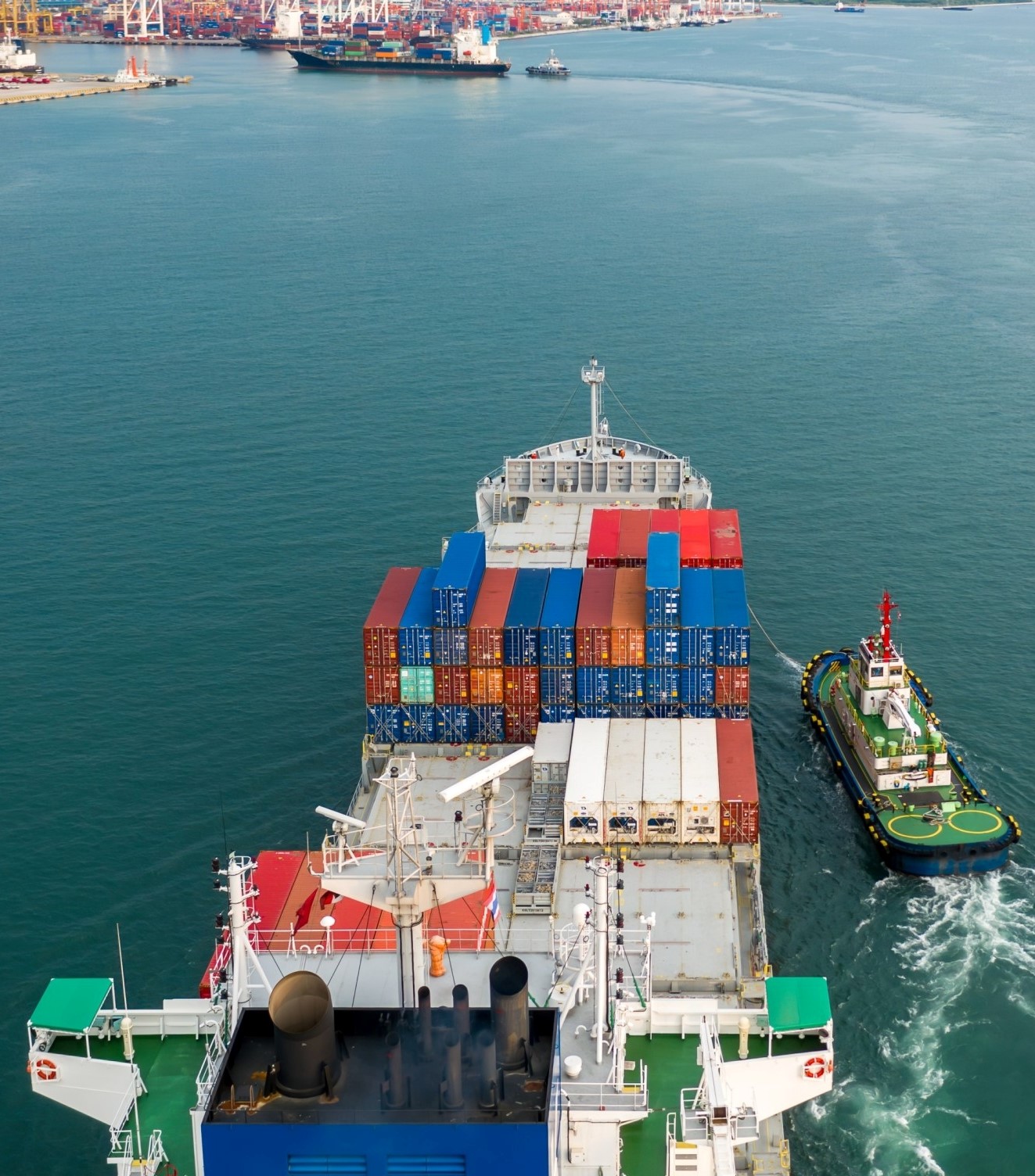 container-ship-cargo-freight-shipping-maritime-glo-Y8V6E5B